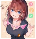  1girl blue_eyes breasts brown_hair cleavage happy_birthday highres hitoyo_(baffu) looking_at_viewer nana_kagura original polka_dot shirt short_hair smile solo streamers t-shirt 