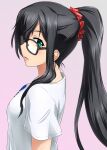  1girl absurdres akito_(sub707) alternate_costume alternate_hairstyle black-framed_eyewear black_hair blue_eyes commentary_request glasses hair_ornament hair_scrunchie highres kantai_collection long_hair looking_at_viewer looking_back ooyodo_(kancolle) pink_background ponytail red_scrunchie scrunchie shirt sidelocks solo t-shirt upper_body very_long_hair white_shirt 