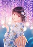  1girl back bangs blurry blurry_background blush brown_hair commentary_request depth_of_field eyebrows_visible_through_hair floral_print flower hair_flower hair_ornament highres hiten_(hitenkei) japanese_clothes kimono looking_at_viewer looking_back obi open_mouth original print_kimono red_eyes sash short_hair smile solo upper_body white_kimono wide_sleeves wisteria 