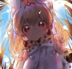  1girl :3 animal_ears bangs bare_shoulders blonde_hair blue_sky bow bowtie breasts brown_eyes chromatic_aberration day elbow_gloves extra_ears eyebrows_visible_through_hair from_below gloves grass hair_between_eyes highres kemono_friends large_breasts lens_flare looking_at_viewer notora outdoors print_bow print_gloves print_neckwear serval_(kemono_friends) serval_ears serval_print shirt sky sleeveless sleeveless_shirt smile solo upper_body white_shirt 