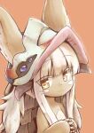  1girl animal_ears bangs closed_mouth commentary eyebrows_visible_through_hair eyes_visible_through_hair furry hat highres kareya looking_at_viewer made_in_abyss nanachi_(made_in_abyss) orange_background short_hair simple_background solo upper_body whiskers white_hair yellow_eyes 