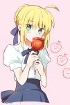  1girl ? ahoge apple_print artoria_pendragon_(fate) bangs blonde_hair blue_ribbon blush braid candy_apple commentary_request cropped_torso dress eyebrows_visible_through_hair fate/stay_night fate_(series) food green_eyes hair_ribbon hands_up holding looking_at_viewer neck_ribbon pink_background puffy_short_sleeves puffy_sleeves ribbon saber shiny shiny_hair shirt shirt_tucked_in short_sleeves simple_background skirt solo spoken_question_mark tsuchiya_madose white_shirt 