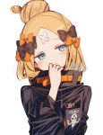  1girl abigail_williams_(fate) absurdres bandaid bandaid_on_forehead bangs black_bow black_jacket blonde_hair blue_eyes bow crossed_bandaids fate/grand_order fate_(series) hair_bow hair_bun head_tilt heroic_spirit_traveling_outfit high_collar highres jacket long_hair multiple_bows orange_belt orange_bow parted_bangs signature simple_background sofra solo twitter_username white_background 