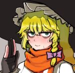  1girl bad_id bad_twitter_id bags_under_eyes bangs black_gloves black_headwear blonde_hair bow braid closed_mouth commentary_request cookie_(touhou) frilled_hat frills gloves green_eyes grey_background hair_bow hat kirisame_marisa long_hair long_sleeves looking_at_viewer mars_(cookie) ohasi orange_scarf partially_fingerless_gloves purple_bow scarf shirt side_braid simple_background single_braid smile solo sweat touhou upper_body white_shirt witch_hat 