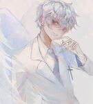  1boy angel_wings blue_eyes closed_mouth collared_shirt commentary_request cross cross_necklace earrings formal hand_up highres holding holding_jewelry holding_necklace jacket jewelry jewelry_removed long_sleeves looking_at_viewer male_focus necklace necklace_removed original shirt short_hair smile solo stud_earrings suit suit_jacket uokawa upper_body white_hair white_jacket white_shirt white_theme wings 