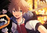  1boy blue_eyes brown_hair comehope78 fingerless_gloves gloves highres hood jewelry keyblade kingdom_hearts kingdom_hearts_i looking_at_viewer male_focus necklace short_hair smile solo sora_(kingdom_hearts) spiked_hair super_smash_bros. 