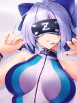  1girl blue_bow blue_swimsuit bow breasts fate/grand_order fate_(series) hair_bow head-mounted_display large_breasts one-piece_swimsuit ponytail silver_hair solo swimsuit tohoho_(hoshinoyami) tomoe_gozen_(fate) tomoe_gozen_(swimsuit_saber)_(fate) two-tone_swimsuit upper_body white_swimsuit 