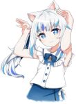 &gt;:) 1girl animal_ear_fluff animal_ears armpits arms_up bangs bare_arms blue_bow blue_eyes blue_hair blue_skirt bow cat_ears closed_mouth commentary_request eyebrows_visible_through_hair gawr_gura hair_bow hololive hololive_english korean_commentary lancer_(worudrleh1) long_hair multicolored_hair shirt side_ponytail simple_background skirt sleeveless sleeveless_shirt smile solo streaked_hair v-shaped_eyebrows virtual_youtuber white_background white_hair white_shirt 