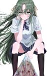  1girl bag bangs black_legwear blood blood_on_clothes blue_skirt blush bow collared_shirt corpse floating_hair fuyu_(wldnrowldnro) green_eyes green_hair guro hair_ribbon hand_on_own_cheek hand_on_own_face head head_rest highres higurashi_no_naku_koro_ni holding holding_bag houjou_teppei invisible_chair kneehighs long_hair looking_at_another looking_at_viewer parted_bangs plastic_bag pleated_skirt ribbon school_uniform severed_head shirt short_sleeves simple_background sitting skirt smile sonozaki_shion st._lucia_academy_school_uniform very_long_hair white_background white_shirt 