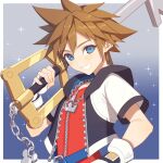  1boy bitikara blue_eyes brown_hair fingerless_gloves gloves jewelry keyblade kingdom_hearts kingdom_hearts_i kingdom_key looking_at_viewer male_focus necklace short_hair simple_background smile solo sora_(kingdom_hearts) spiked_hair super_smash_bros. 