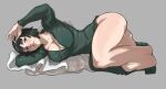  1girl ass black_hair bottomless breasts cleavage collarbone commentary cropped_legs dress english_commentary fubuki_(one-punch_man) fur green_dress green_eyes imdsound jewelry large_breasts looking_at_viewer lying neck on_side one-punch_man parted_lips revealing_clothes simple_background solo thighs 