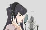  1girl black_eyes black_hair close-up commentary_request from_side grey_background hand_on_headphones headphones highres holding holding_headphones komi-san_wa_komyushou_desu komi_shouko long_hair microphone mitsugu music open_mouth simple_background singing solo 