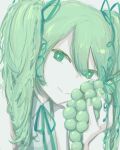  1girl :&gt; avogado6 bare_shoulders commentary food fruit grapes green_eyes green_hair green_neckwear green_ribbon green_theme grey_background grey_shirt hair_ribbon half-closed_eyes hatsune_miku holding holding_food holding_fruit looking_at_viewer muscat neck_ribbon ribbon shirt sleeveless sleeveless_shirt smile solo upper_body vocaloid 