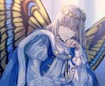  1boy blue_cape butterfly_wings cape closed_eyes closed_mouth diamond_hairband fairy fate/grand_order fate_(series) fur-trimmed_cape fur_trim hand_up male_focus medium_hair oberon_(fate) shichimi_(ftlvampire32) silver_hair smile solo upper_body wings 