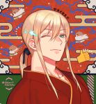  1boy bangs blonde_hair closed_mouth eyebrows_visible_through_hair fate/grand_order fate_(series) fionn_mac_cumhaill_(fate/grand_order) fionn_mac_cumhaill_(fate/zero) green_eyes hair_between_eyes japanese_clothes kimono long_hair looking_at_viewer male_focus one_eye_closed ponytail red_kimono sara_(kurome1127) smile 