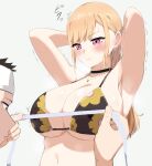  1boy 1girl arms_behind_head arms_up bikini black_hair blonde_hair blush breasts bust_measuring choker cleavage closed_mouth covered_nipples floral_print gojou_wakana highres jewelry kitagawa_marin large_breasts long_hair looking_at_another looking_at_breasts measuring navel nayutayutautau necklace pink_eyes ponytail sidelocks sono_bisque_doll_wa_koi_wo_suru strap_gap sweat swimsuit tape_measure trembling twitching upper_body 