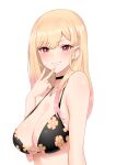  1girl absurdres bare_arms bare_shoulders bikini black_bikini black_choker blonde_hair breasts choker cleavage collarbone crimecrime ear_piercing earrings floral_print grin halterneck hand_up highres jewelry kitagawa_marin large_breasts long_hair looking_at_viewer necklace piercing red_eyes simple_background smile solo sono_bisque_doll_wa_koi_wo_suru strap_gap string_bikini swimsuit v white_background 