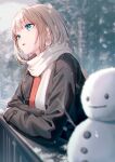  1girl black_jacket blonde_hair blue_eyes commentary earrings eyebrows_visible_through_hair eyelashes highres hyuuga_azuri jacket jewelry long_sleeves looking_away original outdoors parted_lips red_sweater scarf short_hair snowing snowman solo sweater symbol-only_commentary upper_body white_scarf 