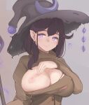  1girl black_hair black_headwear breasts cleavage closed_mouth folait grey_background hat highres inverted_nipples large_breasts looking_at_viewer mole mole_on_breast one_breast_out original pointy_ears purple_eyes short_hair simple_background smile solo upper_body wizard wizard_hat 