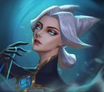  1girl bangs black_gloves blurry blurry_background camille_(league_of_legends) gem gloves glowing glowing_eyes green_eyes grey_hair hair_horns hand_up league_of_legends looking_at_viewer parted_bangs parted_lips portrait solo zhuanshen_you_gui 