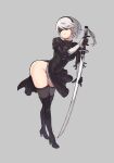  1girl ass black_blindfold black_footwear black_gloves black_hairband blindfold boots closed_mouth gloves grey_background grey_hair grey_legwear hairband high_heel_boots high_heels highres holding holding_sword holding_weapon iver_(reviolet) katana mole mole_under_mouth nier_(series) nier_automata puffy_sleeves see-through short_hair simple_background solo sword thighhighs turtleneck weapon yorha_no._2_type_b 