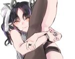  1girl bangs black_hair black_legwear black_ribbon blush bow closed_mouth commentary_request demon_girl demon_horns eyebrows_visible_through_hair feet_out_of_frame grey_sweater hair_bow horns hugging_own_legs jewelry kojo_anna leg_ribbon long_hair looking_at_viewer multicolored_hair natsuki_(pixiv) parted_bangs pointy_ears purple_hair ribbon ring simple_background sleeveless sleeveless_sweater smile solo sugar_lyric sweater thighhighs two-tone_hair two_side_up virtual_youtuber white_background white_bow yellow_eyes 
