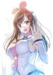  1girl breasts brown_hair commentary_request eyebrows_visible_through_hair green_eyes hairband highres kizuna_ai kizuna_ai_inc. large_breasts long_hair multicolored_hair open_mouth pink_hair pink_hairband soramiruku streaked_hair teeth upper_body upper_teeth virtual_youtuber 