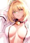 1girl absurdres ahoge blonde_hair bodysuit breasts chain closed_mouth fate/grand_order fate_(series) flower green_eyes hair_flower hair_intakes hair_ornament highres large_breasts lock looking_at_viewer nero_claudius_(bride)_(fate) nero_claudius_(fate) padlock shiraiwa_usagi short_hair simple_background smile solo upper_body veil white_background white_bodysuit 