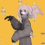  1girl beige_jacket black_gloves blue_eyes commentary_request gloves hand_puppet highres long_hair looking_at_viewer original puppet saniiiwan sideways_glance sleeves_past_wrists smile solo white_hair yellow_background 