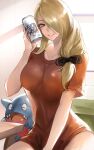  1girl blonde_hair breasts can cynthia_(pokemon) gible grey_eyes grin hair_ornament hair_over_one_eye highres holding holding_can large_breasts long_hair looking_at_viewer pokemon pokemon_(creature) pokemon_(game) pokemon_dppt red_shirt shirt short_sleeves smile tommy_(kingdukeee) 