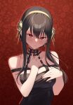  1girl absurdres bangs bare_shoulders black_hair breasts closed_mouth eyebrows_visible_through_hair floral_background gold_hairband hand_on_own_chest highres red_background red_eyes rose_hair_ornament sidelocks solo spikes spy_x_family upper_body xiaoxiao_de_kuangsan yor_briar 
