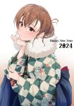  1girl blush brown_eyes brown_hair fur_trim happy_new_year highres japanese_clothes k3rd kimono looking_at_viewer medium_hair misaka_mikoto new_year obi pink_kimono sash simple_background smile solo toaru_kagaku_no_railgun toaru_majutsu_no_index white_background wide_sleeves yukata 