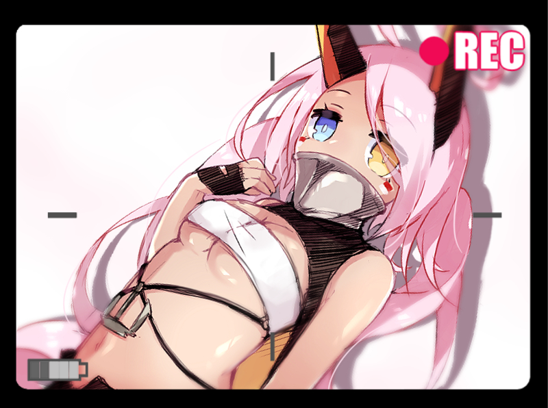1girl ahoge azur_lane bangs battery_indicator black_gloves blue_eyes breasts cleavage commentary_request covered_mouth dark-skinned_female dark_skin eyes_visible_through_hair facepaint fingerless_gloves gloves heart heart_ahoge heterochromia horns indianapolis_(azur_lane) long_hair looking_at_viewer mechanical_horns medium_breasts pikomarie pink_hair recording solo turtleneck upper_body very_long_hair viewfinder white_background white_bandeau yellow_eyes