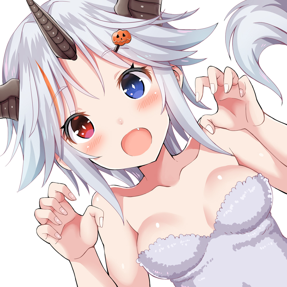 1girl bare_arms bare_shoulders blue_eyes blush breasts character_request chouhakai!!_barbarossa claw_pose collarbone dutch_angle fang fingernails givuchoko grey_hair grey_leotard hair_ornament hairclip hands_up heterochromia horns jack-o'-lantern jack-o'-lantern_hair_ornament leotard looking_at_viewer medium_breasts open_mouth red_eyes solo strapless strapless_leotard tail