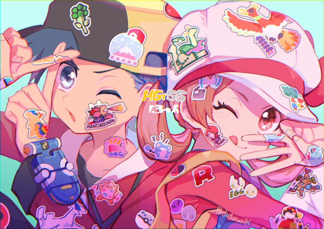 1boy 1girl ;o ;q baseball_cap bayleef black_hair bow brown_eyes brown_hair cabbie_hat chikorita closed_mouth commentary_request cyndaquil dragonite espeon ethan_(pokemon) eyelashes green_background grey_eyes hand_up hat hat_bow ho-oh huan_li lance_(pokemon) logo long_hair lugia lyra_(pokemon) meganium one_eye_closed pokegear pokemon pokemon_(game) pokemon_hgss red_bow shirt short_hair smile sticker_on_face strap sudowoodo team_rocket togepi tongue tongue_out totodile twintails twitter_username typhlosion umbreon upper_body white_headwear