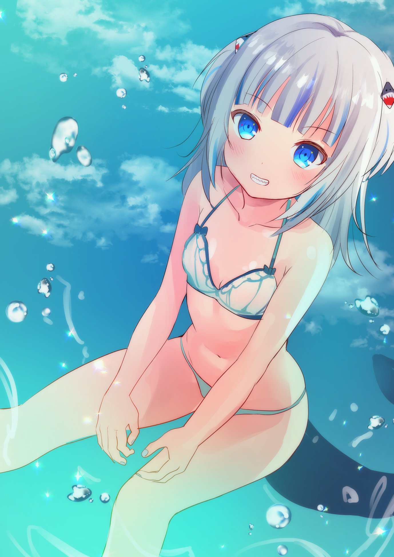 1girl air_bubble bare_arms bare_legs bare_shoulders bikini blue_eyes blue_hair blue_nails blue_tail breasts bubble collarbone commentary_request fins fish_tail gawr_gura grey_hair grin hair_ornament highres hololive hololive_english long_hair looking_at_viewer multicolored_hair navel nitak shark_girl shark_tail sharp_teeth small_breasts smile solo stomach swimsuit tail teeth thighs underwater virtual_youtuber water white_bikini