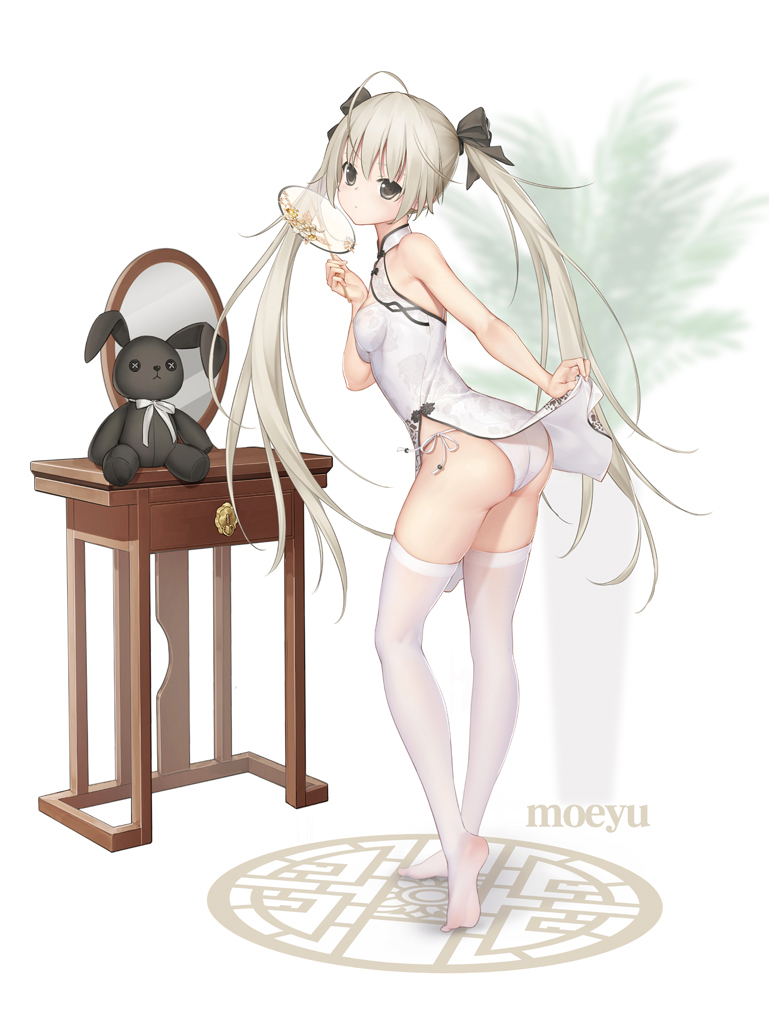 1girl ahoge ass bare_arms bare_shoulders bigxixi black_bow bow breasts china_dress chinese_clothes closed_mouth commentary_request dress feet full_body grey_eyes grey_hair hair_bow hand_fan holding kasugano_sora lifted_by_self long_hair looking_at_viewer looking_back mirror no_shoes panties paper_fan plant side-tie_panties simple_background sleeveless sleeveless_dress small_breasts soles solo standing stuffed_animal stuffed_bunny stuffed_toy thighhighs tiptoes twintails uchiwa underwear very_long_hair white_background white_dress white_panties white_thighhighs yosuga_no_sora