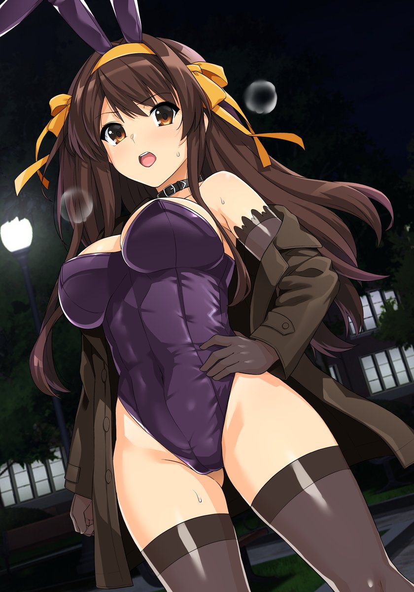 1girl animal_ears arm_at_side armpits ass_visible_through_thighs bare_shoulders black_choker bow breasts brick_floor brown_eyes brown_gloves brown_hair brown_jacket brown_thighhighs building cameltoe choker collarbone covered_navel cowboy_shot dutch_angle elbow_gloves fake_animal_ears gloves grass hair_bow hair_over_shoulder hairband hand_on_own_hip haruhisky highres jacket lace-trimmed_gloves lace_trim lamppost large_breasts leotard light_blush long_hair looking_at_viewer night off_shoulder open_mouth outdoors playboy_bunny purple_leotard rabbit_ears sidelocks solo standing straight_hair suzumiya_haruhi suzumiya_haruhi_no_yuuutsu sweat sweatdrop swept_bangs teeth thighhighs tree upper_teeth_only very_long_hair window yellow_bow yellow_hairband