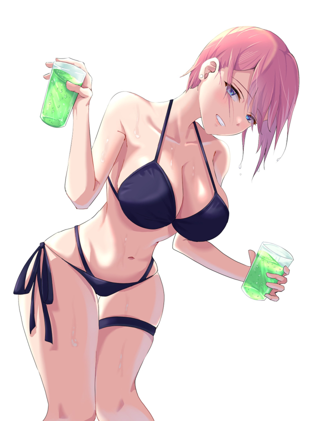 1girl alternate_costume bikini black_bikini blue_eyes breasts collarbone commentary cup drinking_glass earrings go-toubun_no_hanayome holding holding_cup jewelry large_breasts looking_at_viewer nakano_ichika navel parted_lips pink_hair short_hair side-tie_bikini_bottom smile solo stud_earrings sweat swimsuit thigh_gap thigh_strap uyufuzi_s white_background