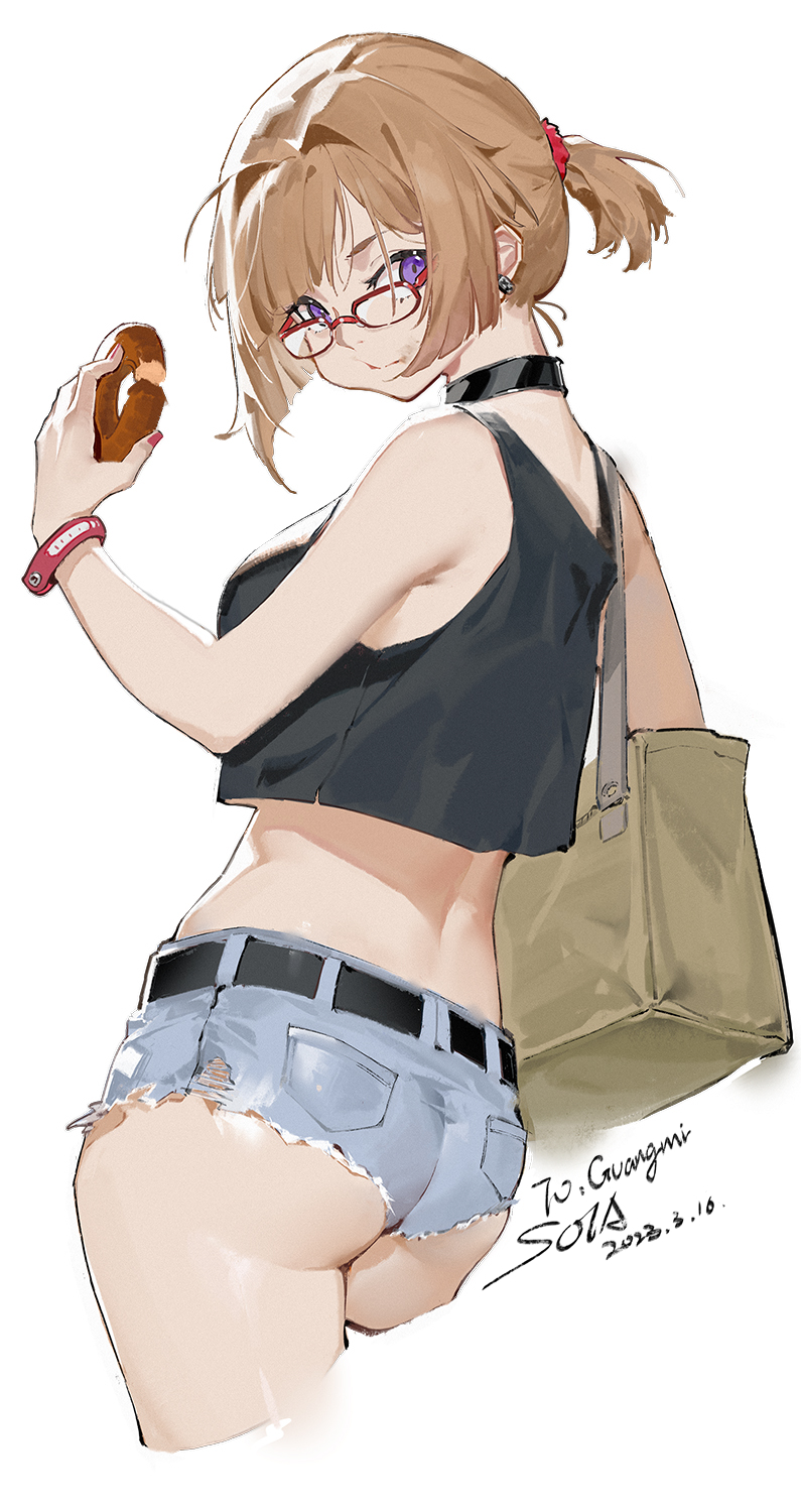 1girl artist_name ass bag bare_shoulders black_choker black_shirt breasts brown_hair choker closed_mouth commission cropped_legs dated doughnut earrings food from_behind girls'_frontline glasses grizzly_mkv_(girls'_frontline) highres holding holding_food jewelry looking_at_viewer looking_back medium_breasts midriff purple_eyes second-party_source shirt short_hair short_ponytail short_shorts shorts shoulder_bag signature sola7764 solo tank_top wristband