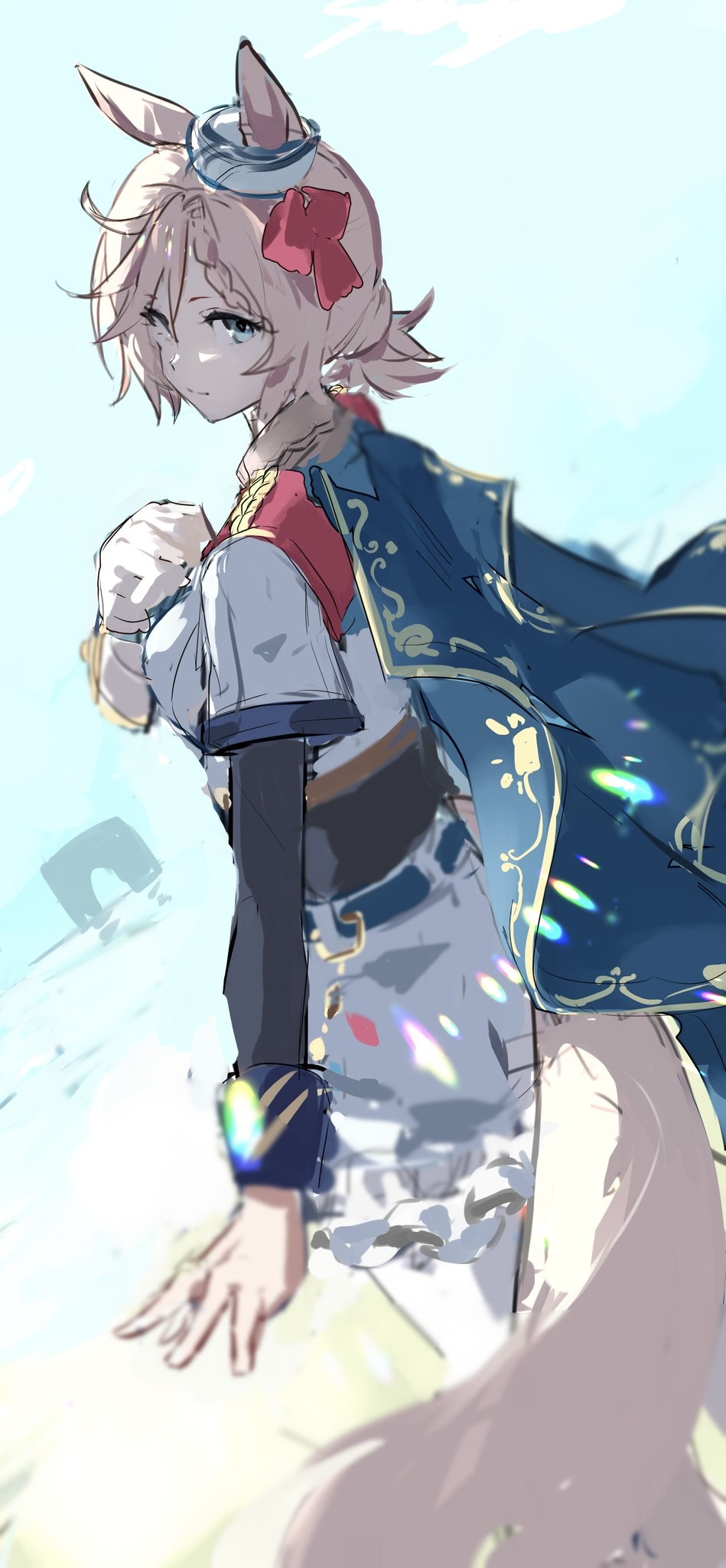 1girl animal_ears arc_de_triomphe blonde_hair blue_cape blue_eyes blue_sky bow cape commentary cowboy_shot ears_through_headwear from_side gloves gold_trim hand_on_own_chest highres horse_ears horse_girl long_sleeves outdoors red_bow shinonome_meeee single_glove sky solo umamusume venus_park_(umamusume) white_gloves