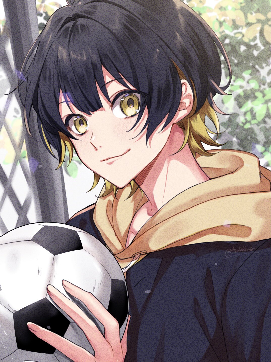 1boy bachira_meguru ball black_hair black_jacket blonde_hair blue_lock brown_hoodie closed_mouth colored_inner_hair highres holding holding_ball hood hood_down hoodie jacket long_sleeves looking_at_viewer male_focus multicolored_hair short_hair smile soccer_ball solo tsukky upper_body yellow_eyes