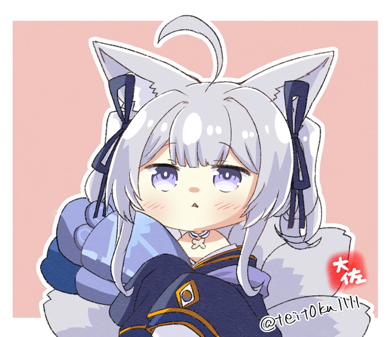 1girl aged_down ahoge animal_ear_fluff animal_ears azur_lane black_ribbon blue_eyes border chibi fox_ears fox_girl fox_tail grey_hair hair_ribbon holding holding_pillow japanese_clothes kimono kitsune outline outside_border parted_lips pillow purple_kimono ribbon shinano-chan_(azur_lane) signature simple_background solo tail taisa_(kari) twitter_username white_border white_outline