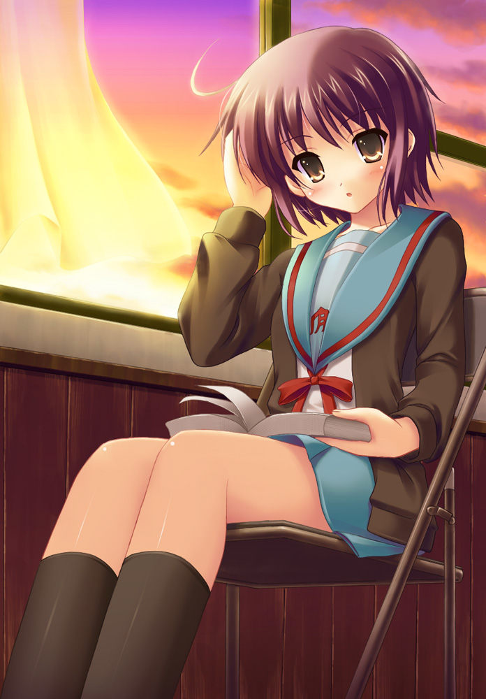 bangs book cardigan kita_high_school_uniform long_sleeves nagato_yuki school_uniform serafuku short_hair solo suzumiya_haruhi_no_yuuutsu uehiro