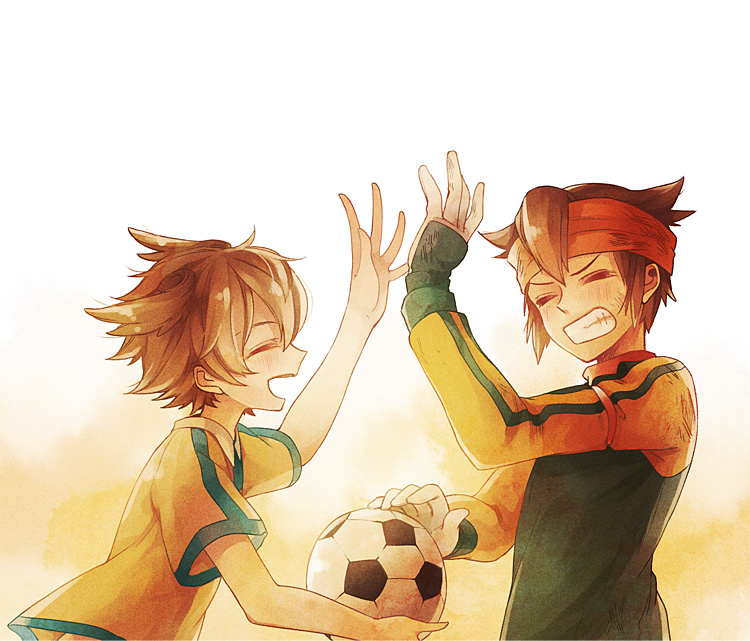 bad_id bad_pixiv_id ball brown_hair closed_eyes endou_mamoru gloves goalkeeper grin headband high_five inazuma_eleven inazuma_eleven_(series) inazuma_eleven_go maico_(a218) male_focus matsukaze_tenma multiple_boys open_mouth raimon raimon_soccer_uniform smile soccer_ball soccer_uniform sportswear telstar