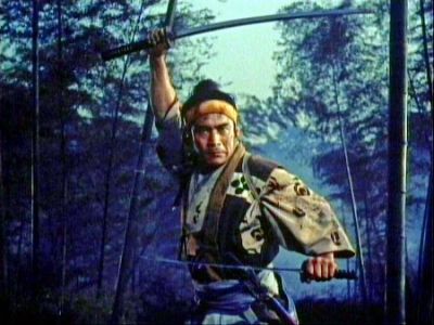 dual_wielding hakama japanese_clothes katana lowres mifune_toshirou miyamoto_musashi oldschool samurai sword weapon