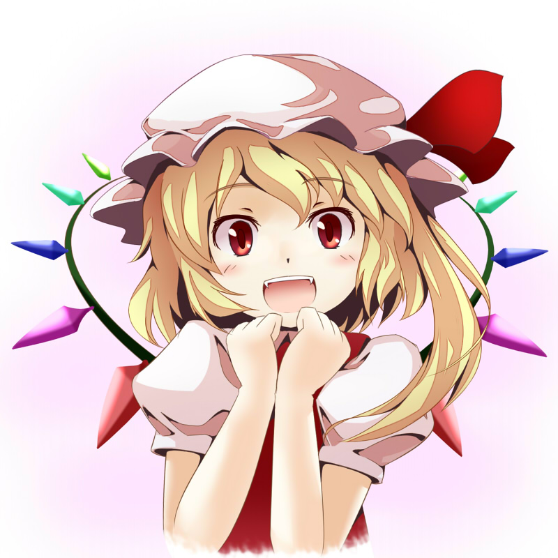 :d blonde_hair face fangs flandre_scarlet hands_together happy hat looking_at_viewer open_mouth own_hands_together red_eyes short_hair side_ponytail smile solo touhou tsuyuki_(yukitgraph) upper_body wings