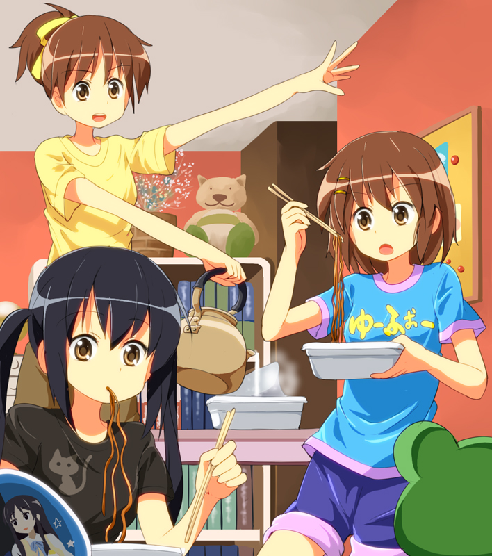 akiyama_mio black_hair brown_eyes brown_hair casual chopsticks cup_ramen eating food hirasawa_ui hirasawa_yui k-on! kettle long_hair multiple_girls nakano_azusa noodles ponytail ruu_(tksymkw) short_hair shorts twintails