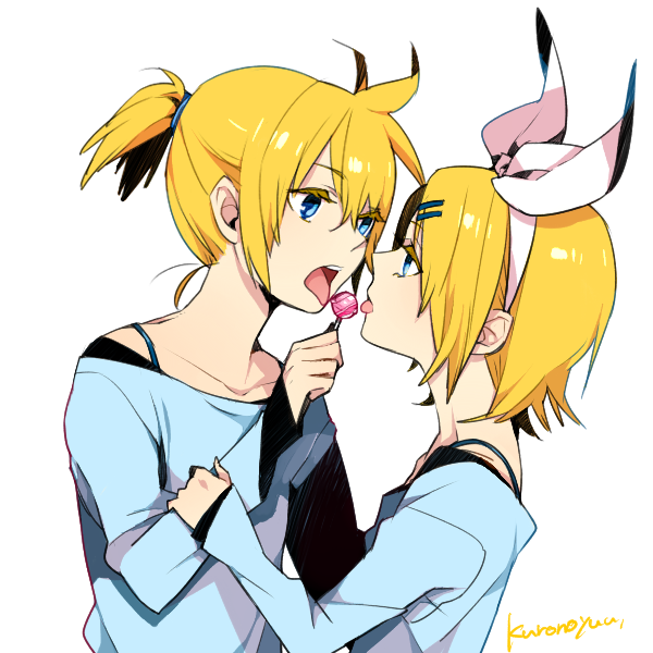 1girl bad_id bad_pixiv_id blonde_hair blue_eyes brother_and_sister candy food hair_ribbon kagamine_len kagamine_rin kurono_yuu lollipop open_mouth ponytail ribbon short_hair siblings signature simple_background teeth tongue twins vocaloid