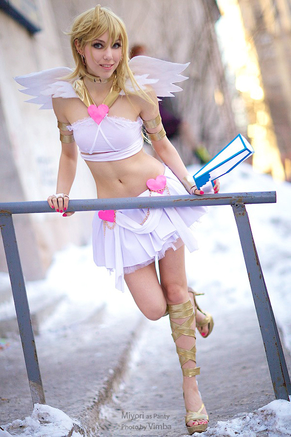 angel_wings blonde_hair cosplay midriff nail_polish panty_&amp;_stocking_with_garterbelt panty_(character) panty_(psg) photo real solo wings